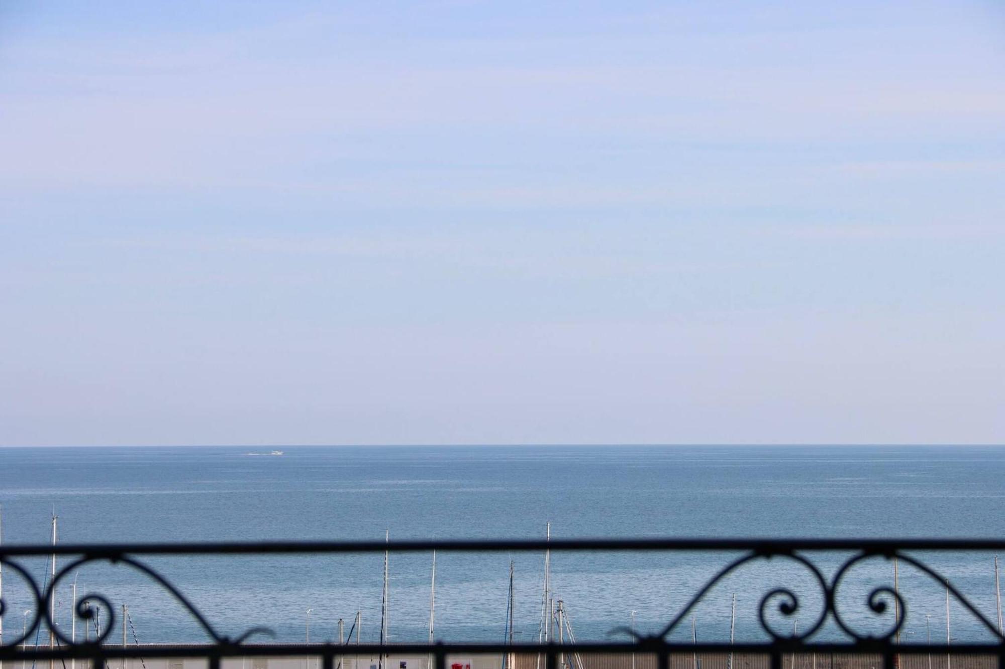 "Le Grand Hotel" Prestigieux Et Unique, Vue Mer Menton Eksteriør billede